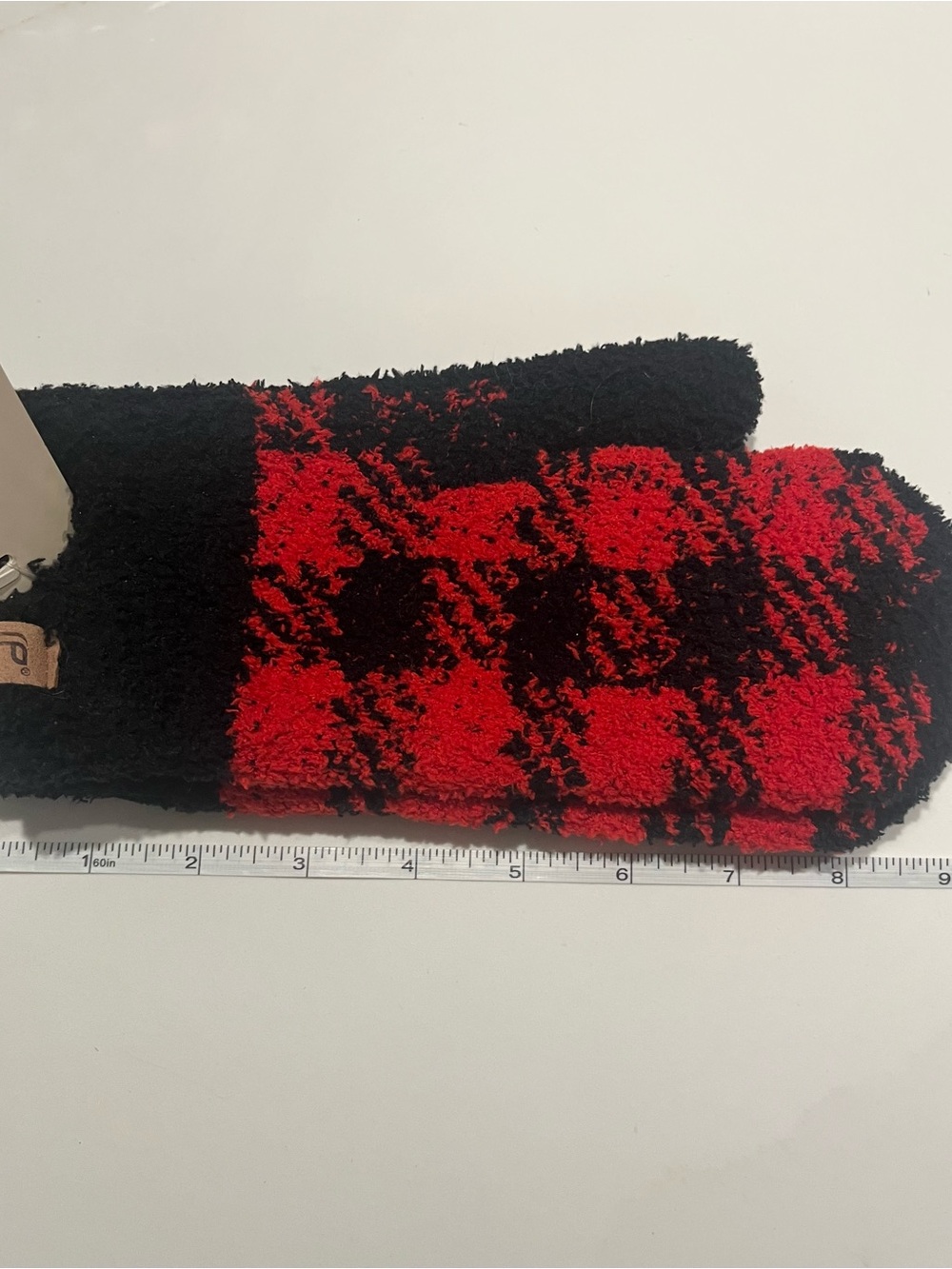 NWT red & black plaid gloves - Picture 2 of 3